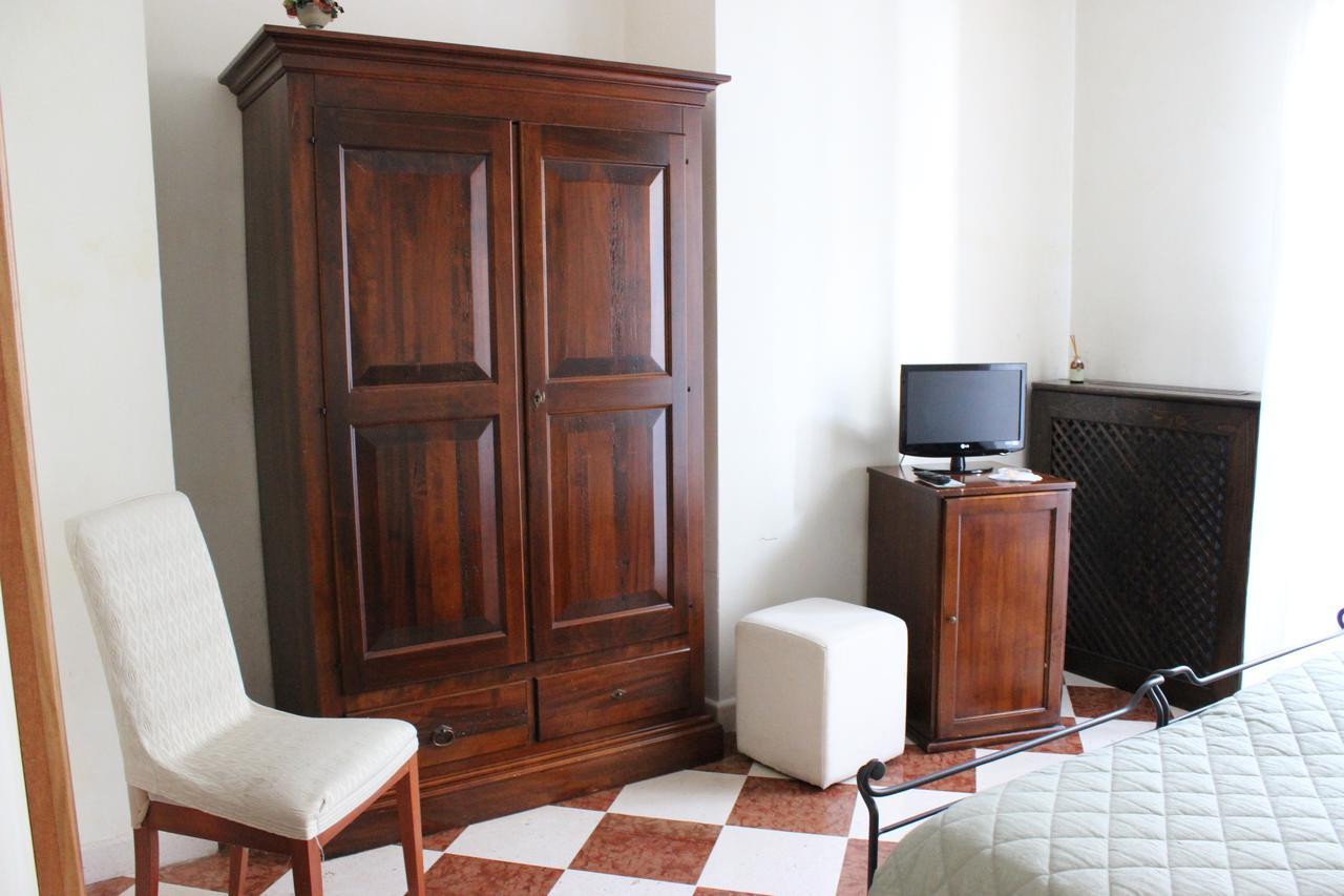Villa Cosilinum Padula Bagian luar foto