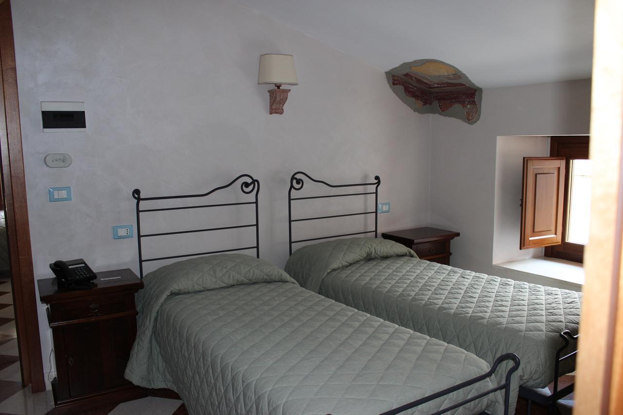 Villa Cosilinum Padula Bagian luar foto