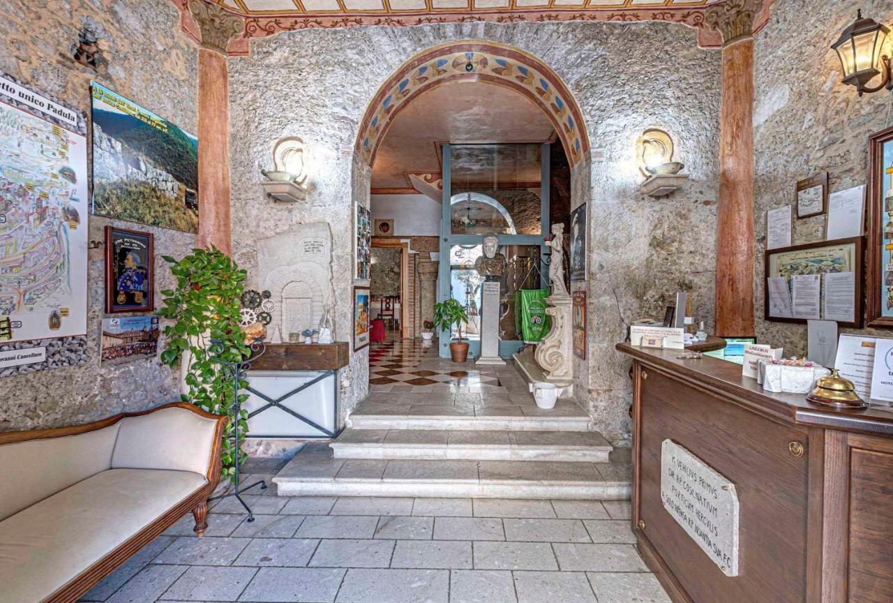 Villa Cosilinum Padula Bagian luar foto